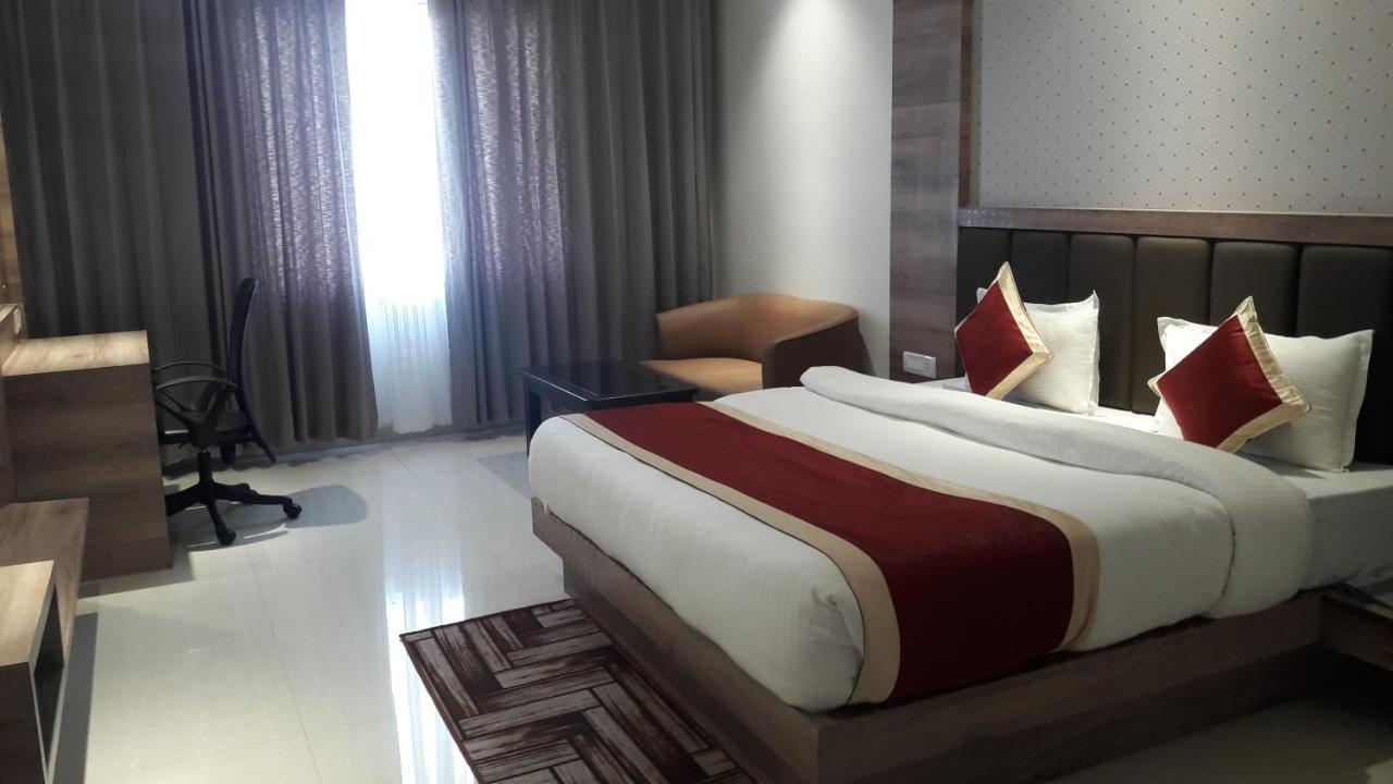Hotel Crystal Grand Haldwani Exterior photo