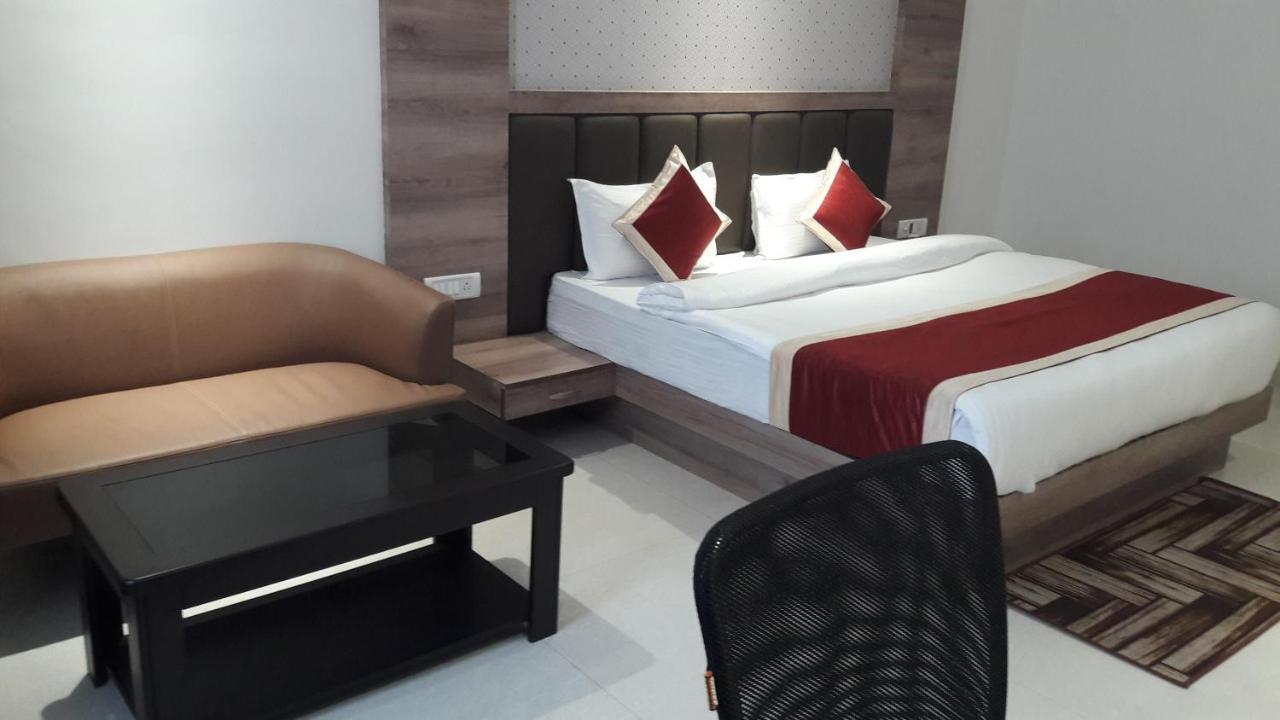 Hotel Crystal Grand Haldwani Exterior photo