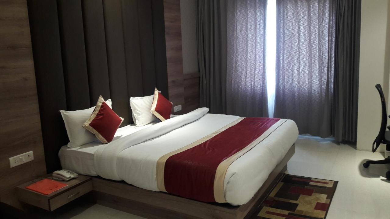 Hotel Crystal Grand Haldwani Exterior photo