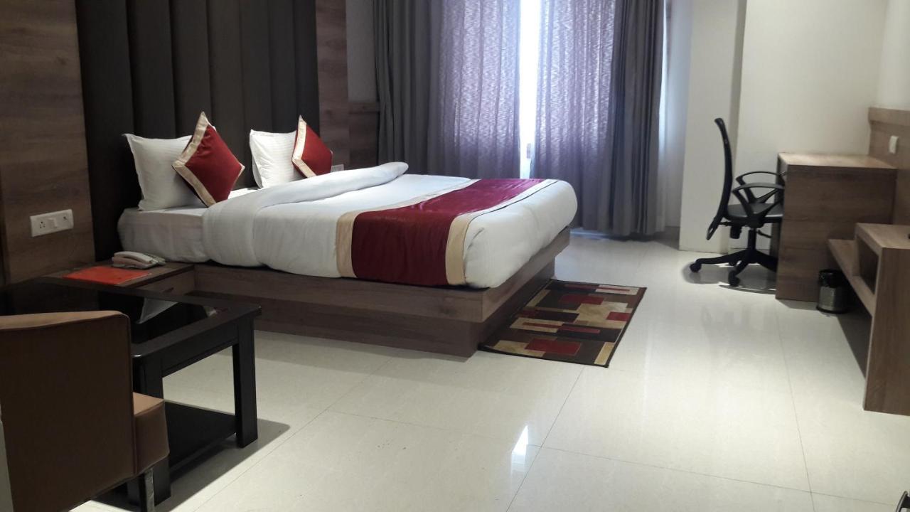 Hotel Crystal Grand Haldwani Exterior photo