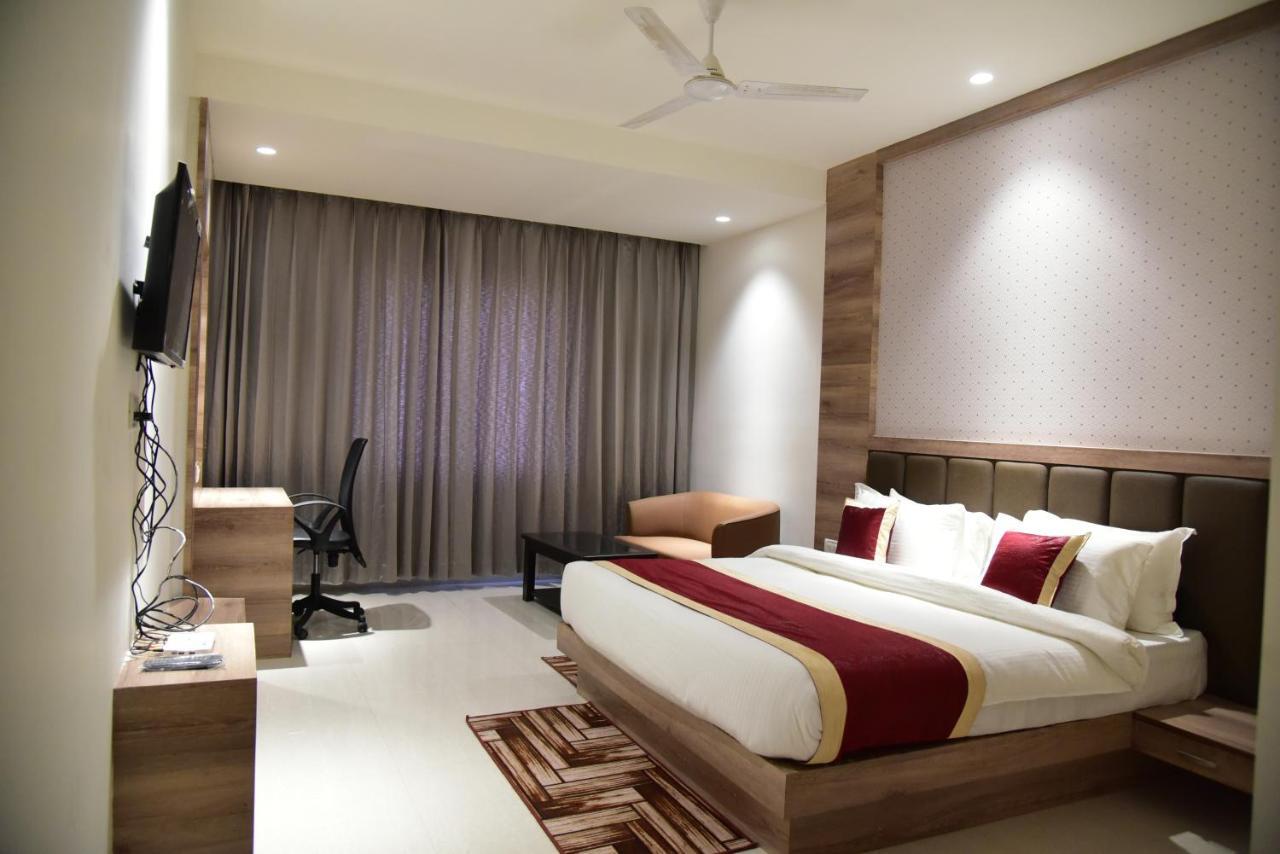 Hotel Crystal Grand Haldwani Exterior photo